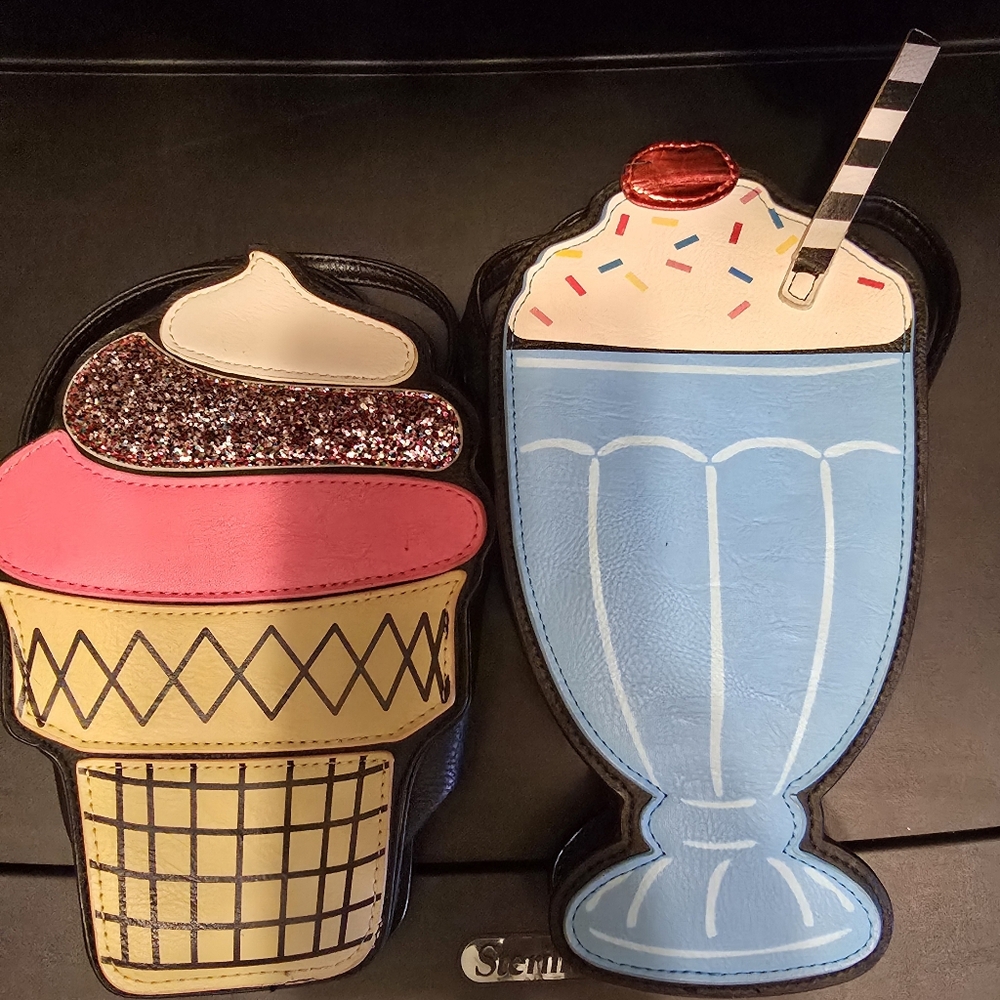 Novelty purse set